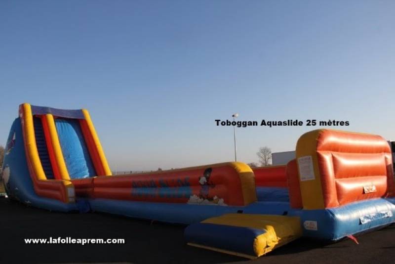 TOBOGGAN AQUASLIDE 25 METRES